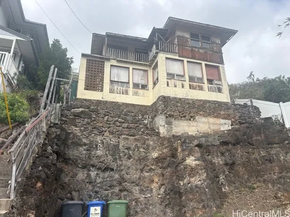 3250 Hoanoho Pl, Honolulu, HI 96816