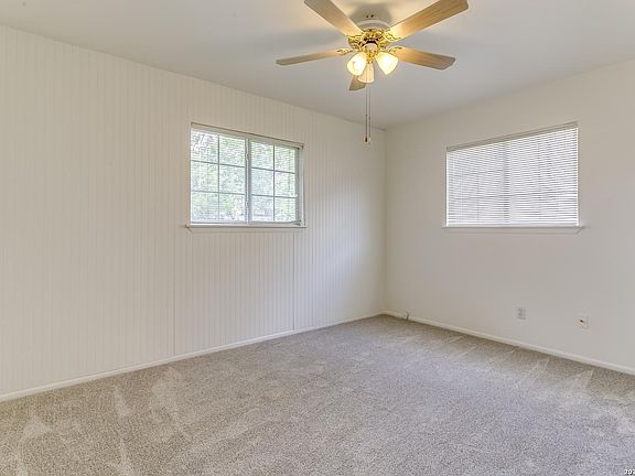 3rd image of 4431 CLEAR SPRING DR