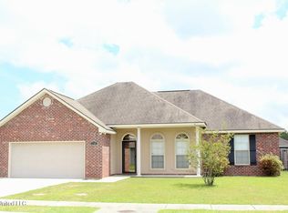 2108 Eva Ave, Ocean Springs, MS 39564