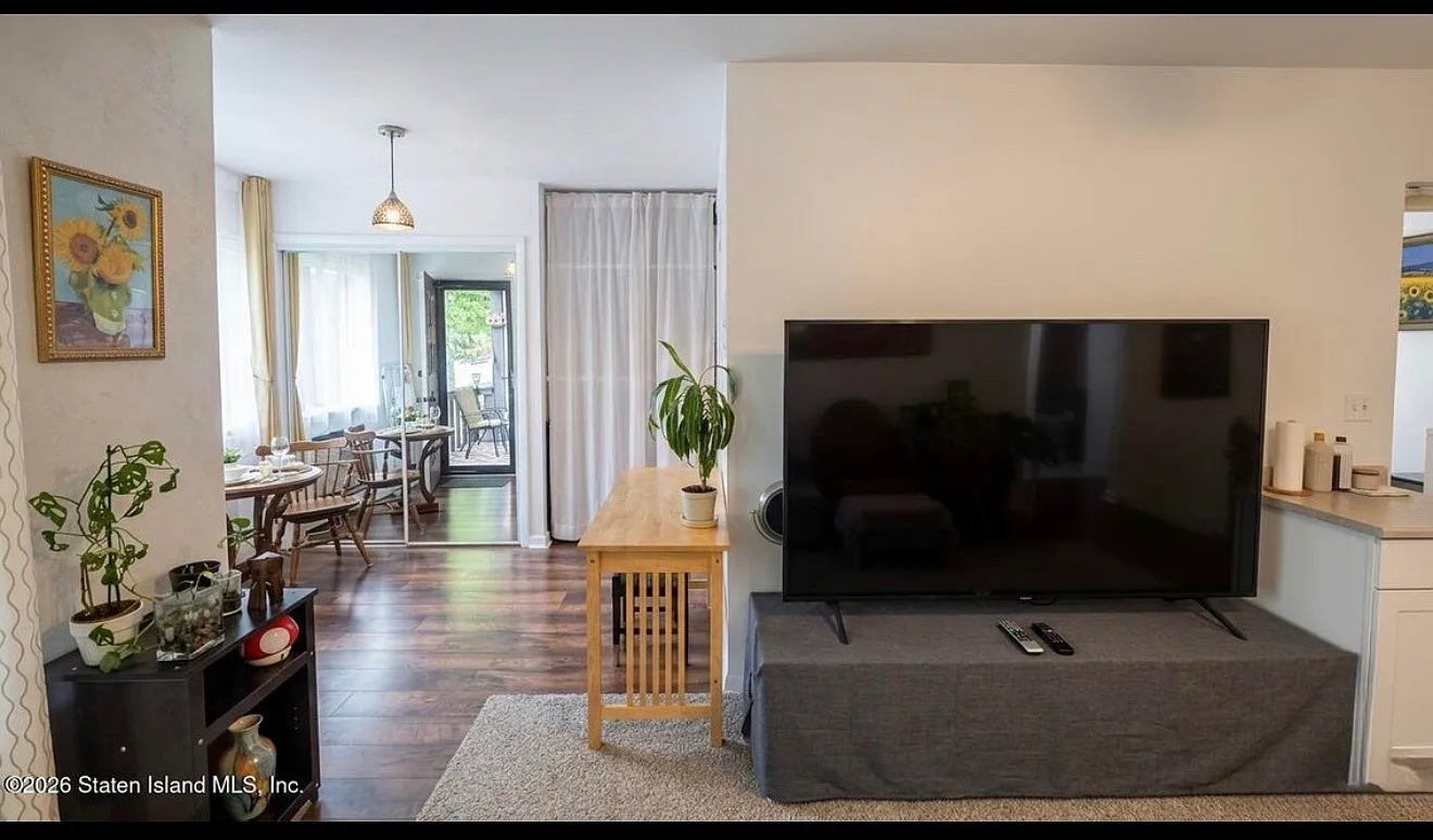 1 bed, 811 sqft, $2,250 — Photo 3
