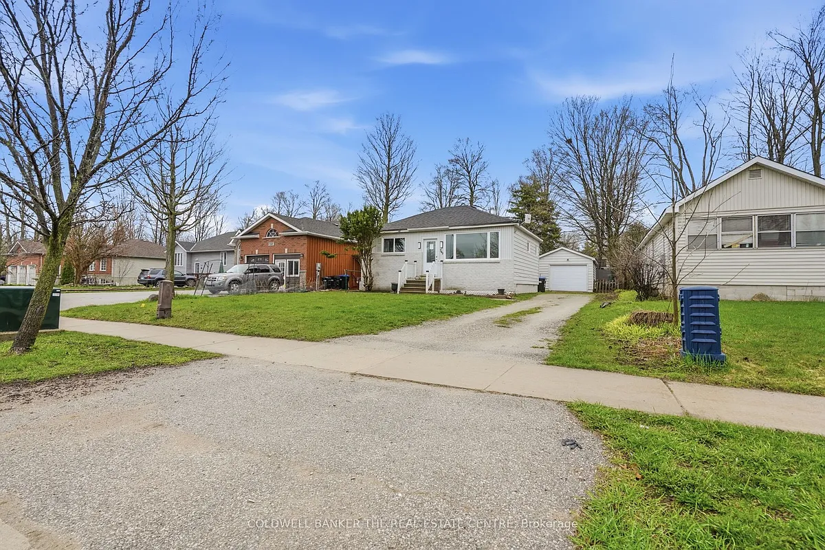 Building Photo - 749 Innisfil Beach Rd