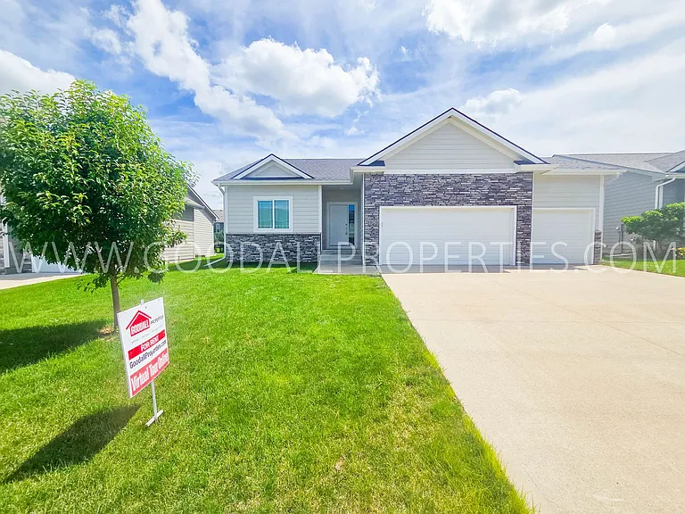 16656 Wilden Dr — Photo 1