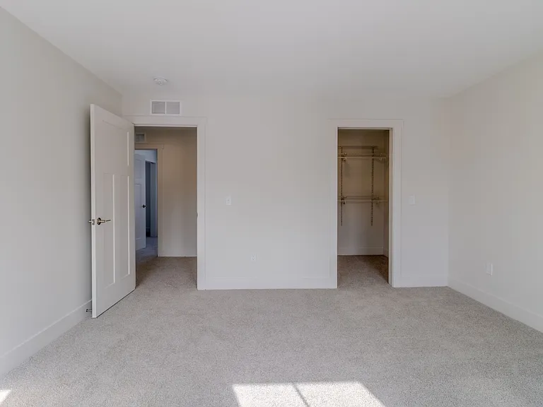 Premier Place II — Photo 11