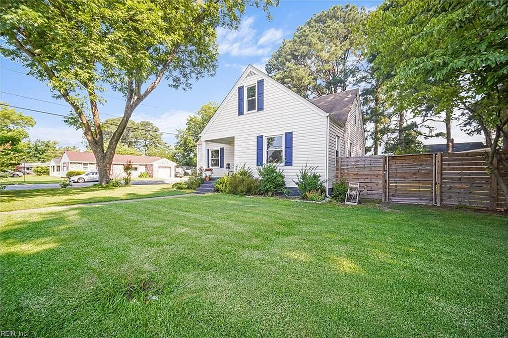 3 bed, 1930 sqft, $2,300 — Photo 2