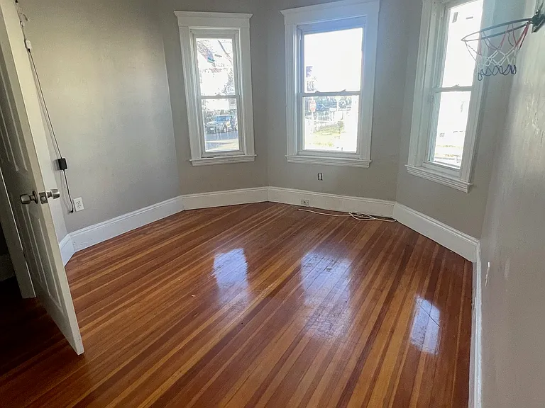 130 Armandine St #1 — Photo 5