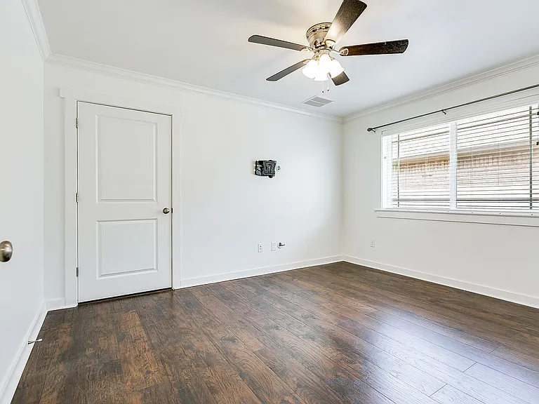 5918 Southampton Pl — Photo 25