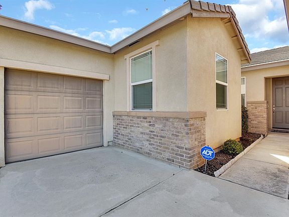 5th image of 1570 Pond View Dr