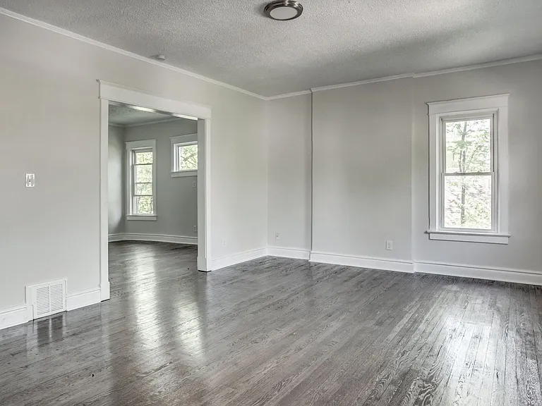 3233 Park Ave — Photo 5