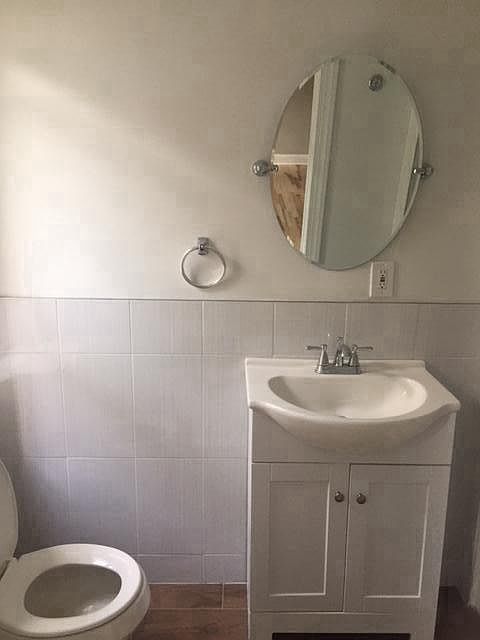2nd image of 4234 Chestnut St APT 3F