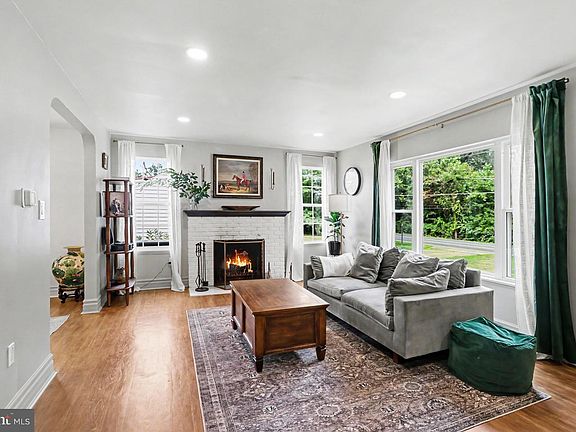4th image of 18 Sinclair Rd