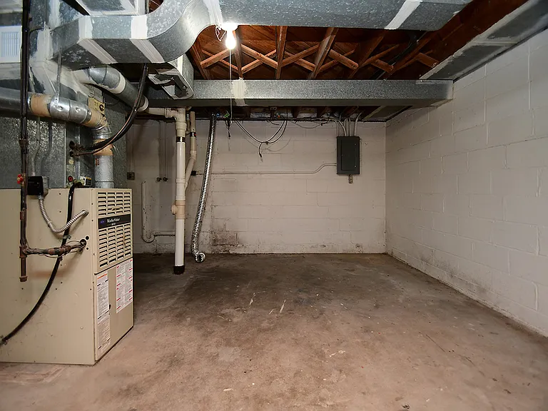 6010 Evans St — Photo 21