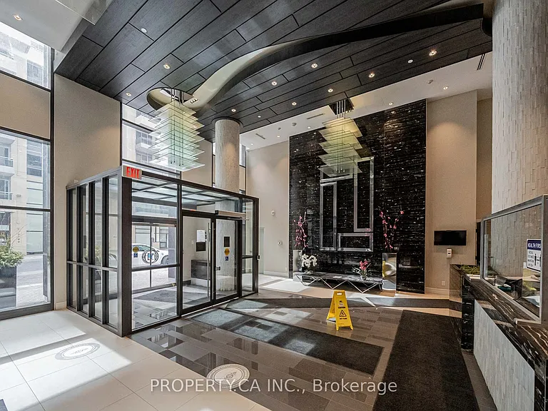 9205 Yonge St #1605 — Photo 4
