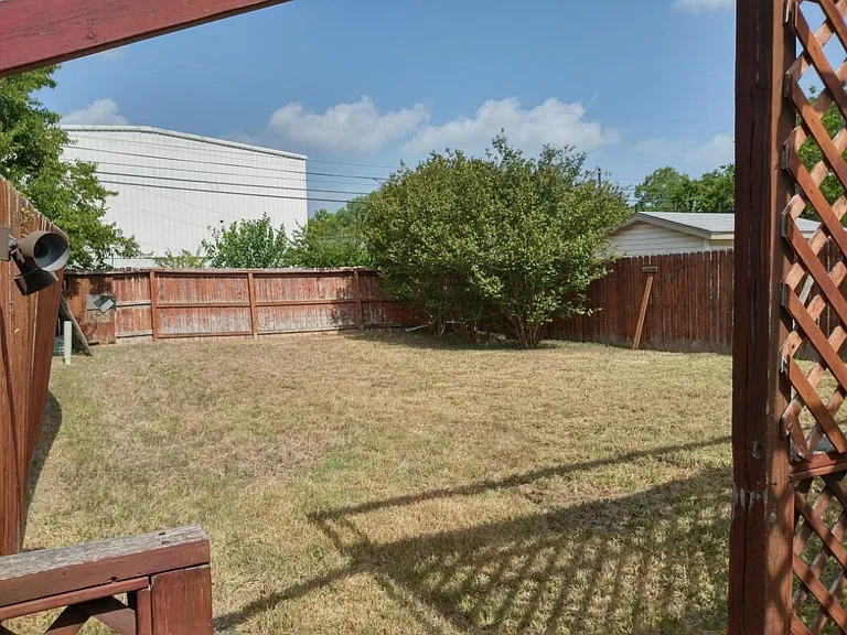 2527 Corian Glen Dr — Photo 20