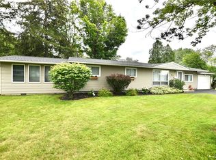 126 Grandy Dr, Liverpool, NY 13088