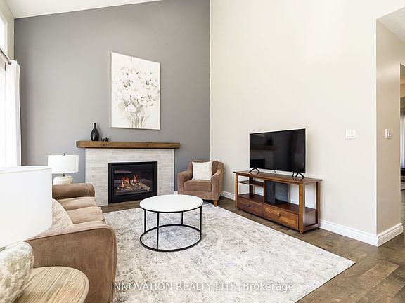 4th image of 30 Mountain Ash Dr