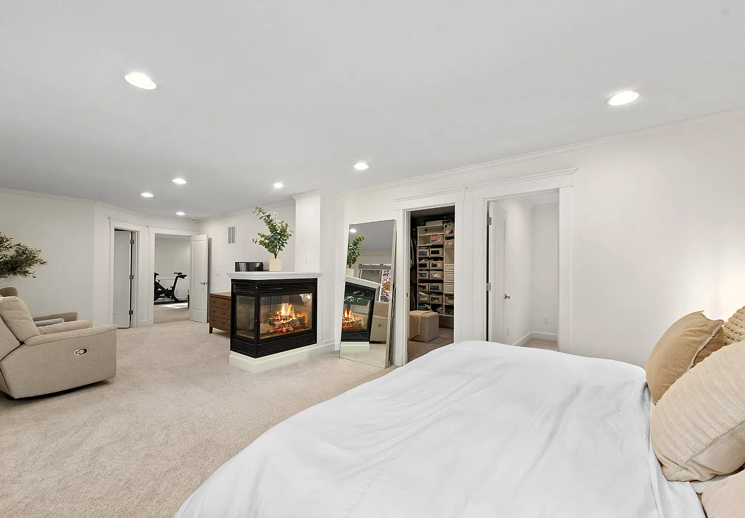 4 bed, 3152 sqft, $7,250 — Photo 4