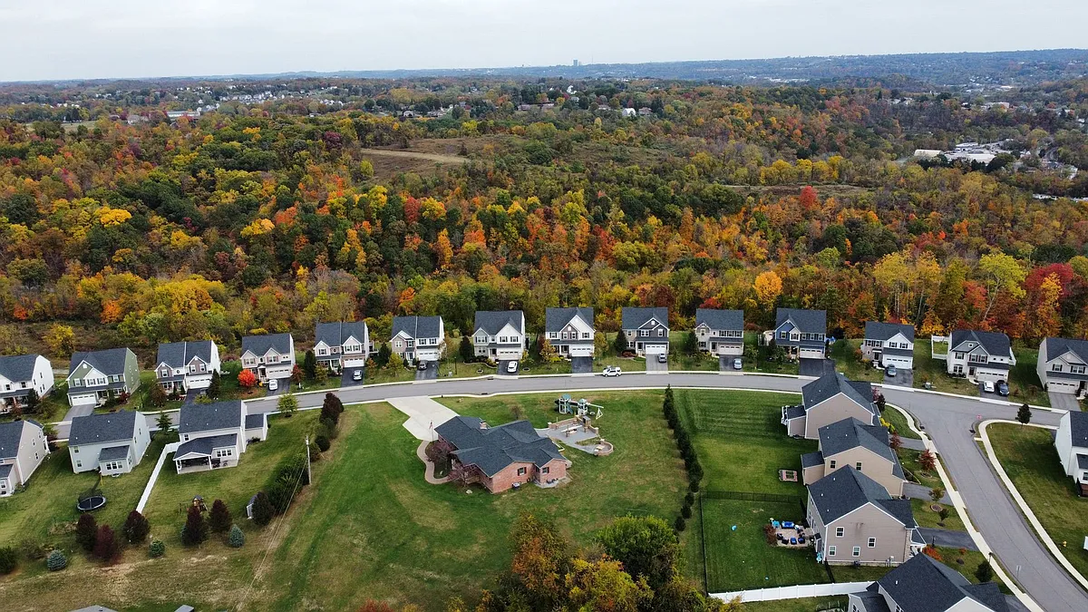 Building Photo - 2925 Pinnacle Dr