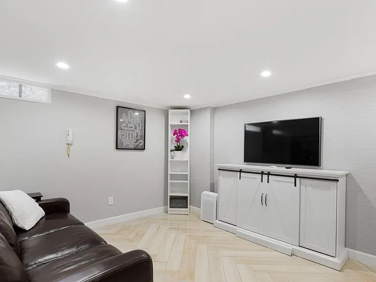 1620 Corcoran St NW #A1 — Photo 2