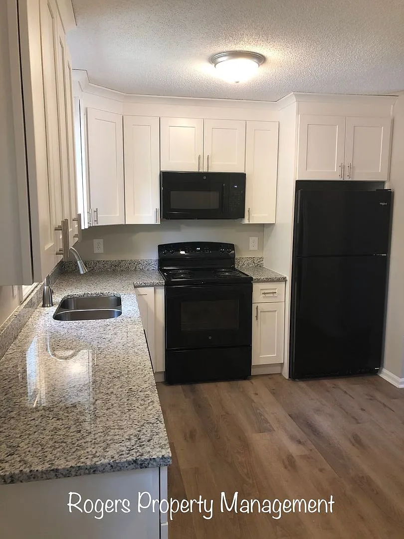 2BR 1.5BA Townhome in Creedmoor, NC For Rent — Photo 3