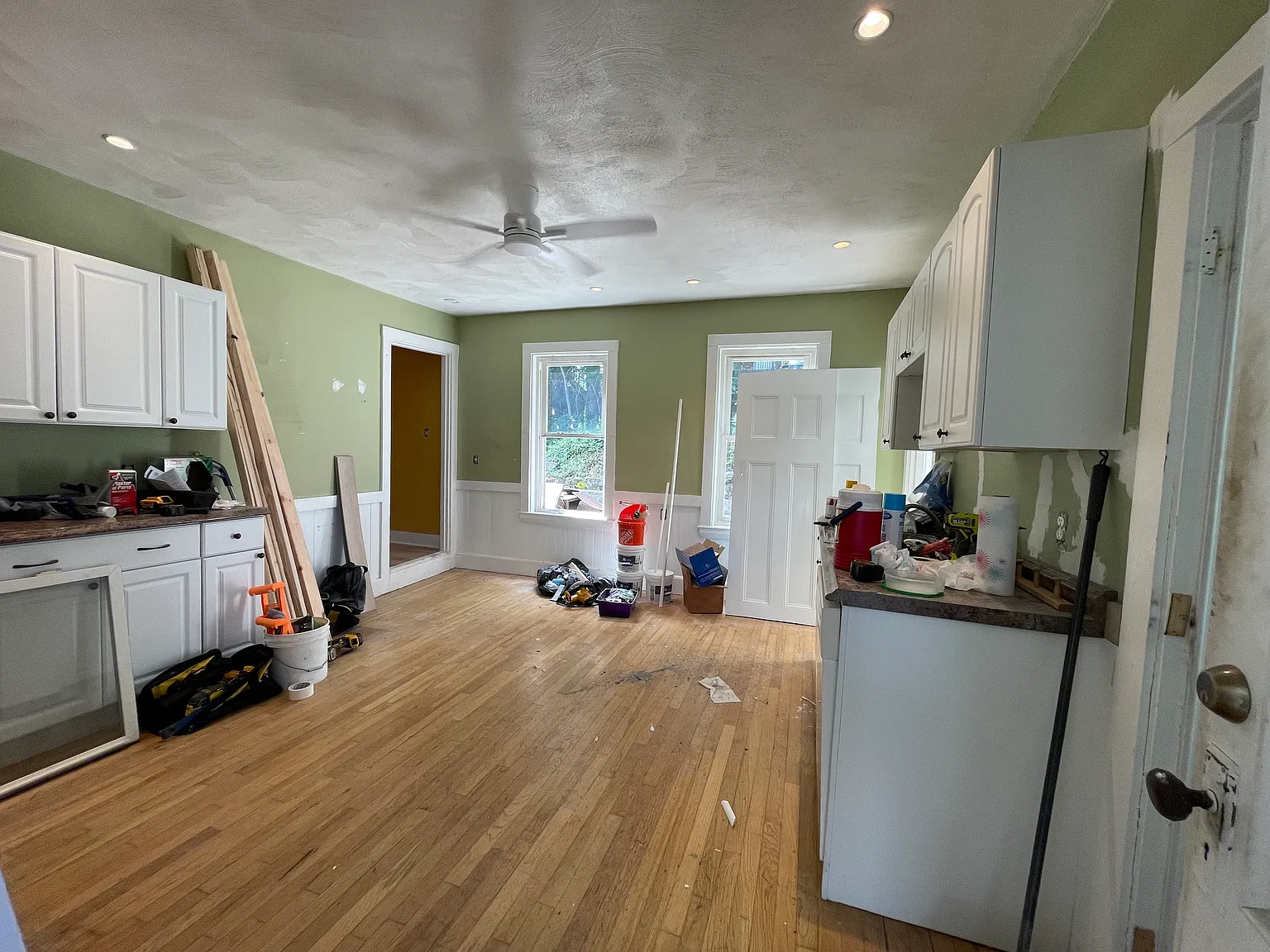 2 bed, 1.5 bath, 9999 sqft, $2,800 — Photo 4