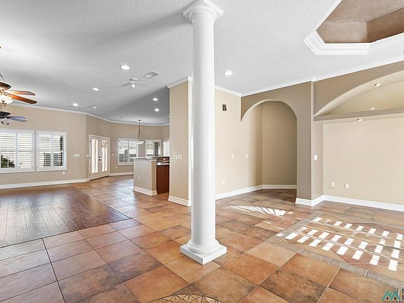 3rd image of 1530 La Vina Cir