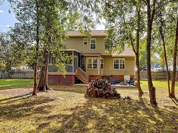 5th image of 302 High Bluff Ln