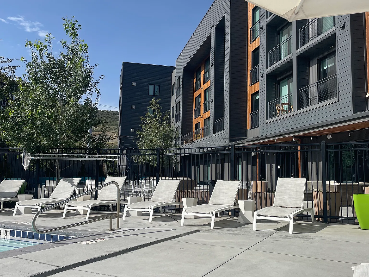 Studio, 338 sqft, $5,200 — Photo 4