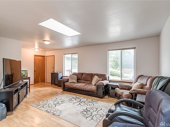 3rd image of 3054 Glenhaven Dr