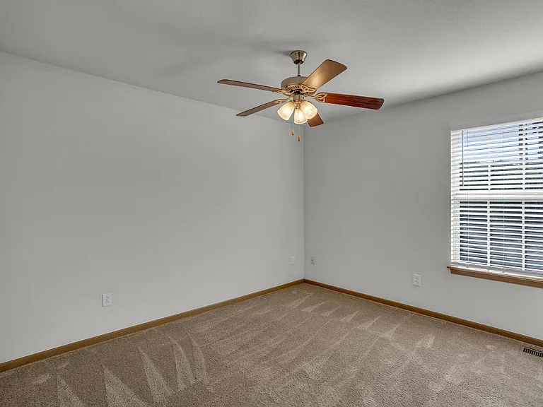 601-603 Glenstone Dr. — Photo 34