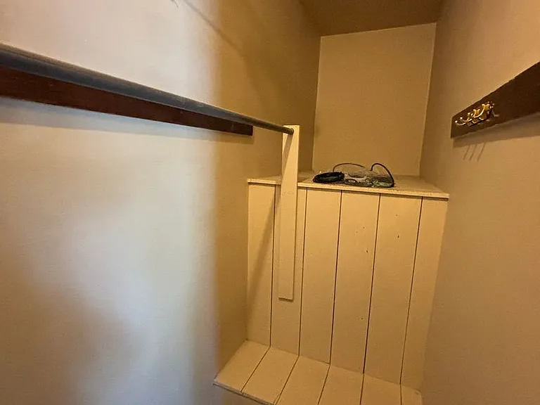 709 E Main St — Photo 6