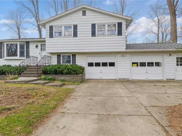 132 Bennett Rd, Camillus, NY 13031