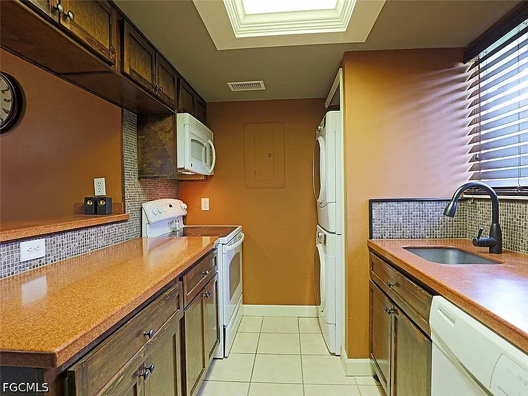 5804 Newfoundland Cir #1 — Photo 13