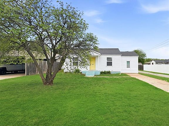 2nd image of 127 Carpenter Ln