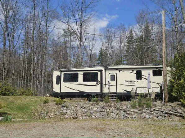 211 Loon Cove Road, Hartland, ME 04943
