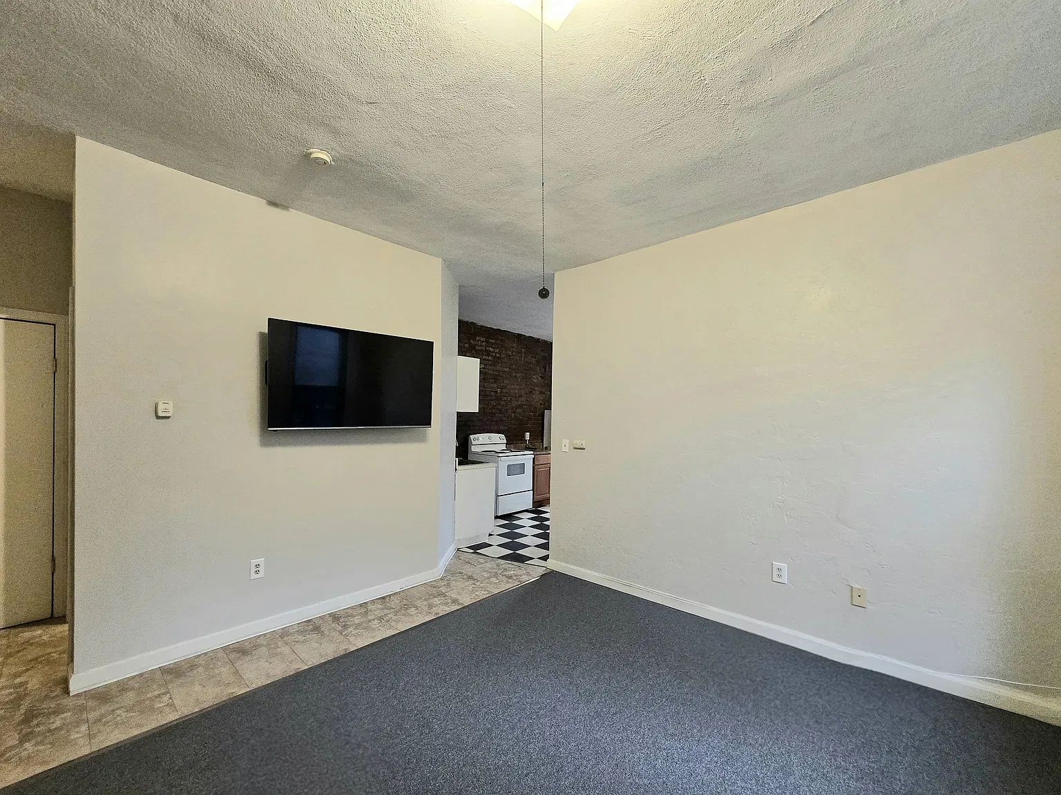 88 Broadway — Photo 4