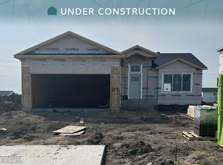 207 Lionheart Dr, Horace, ND