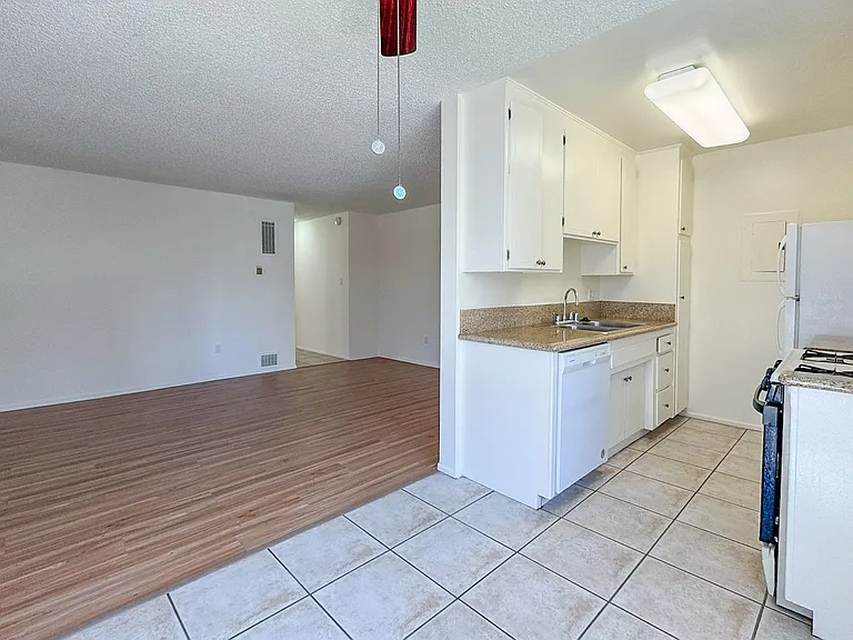 1755 Purdue Ave. — Photo 49