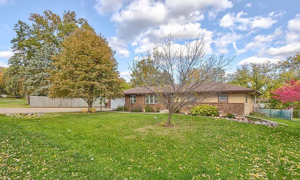 1st image of 3132 Shelburne Dr