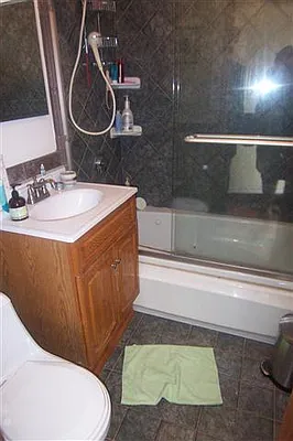 Rented by Sir Realty | media 32