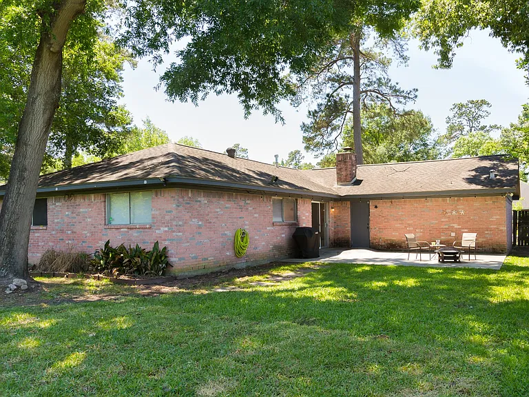25818 Leafywood Dr — Photo 22