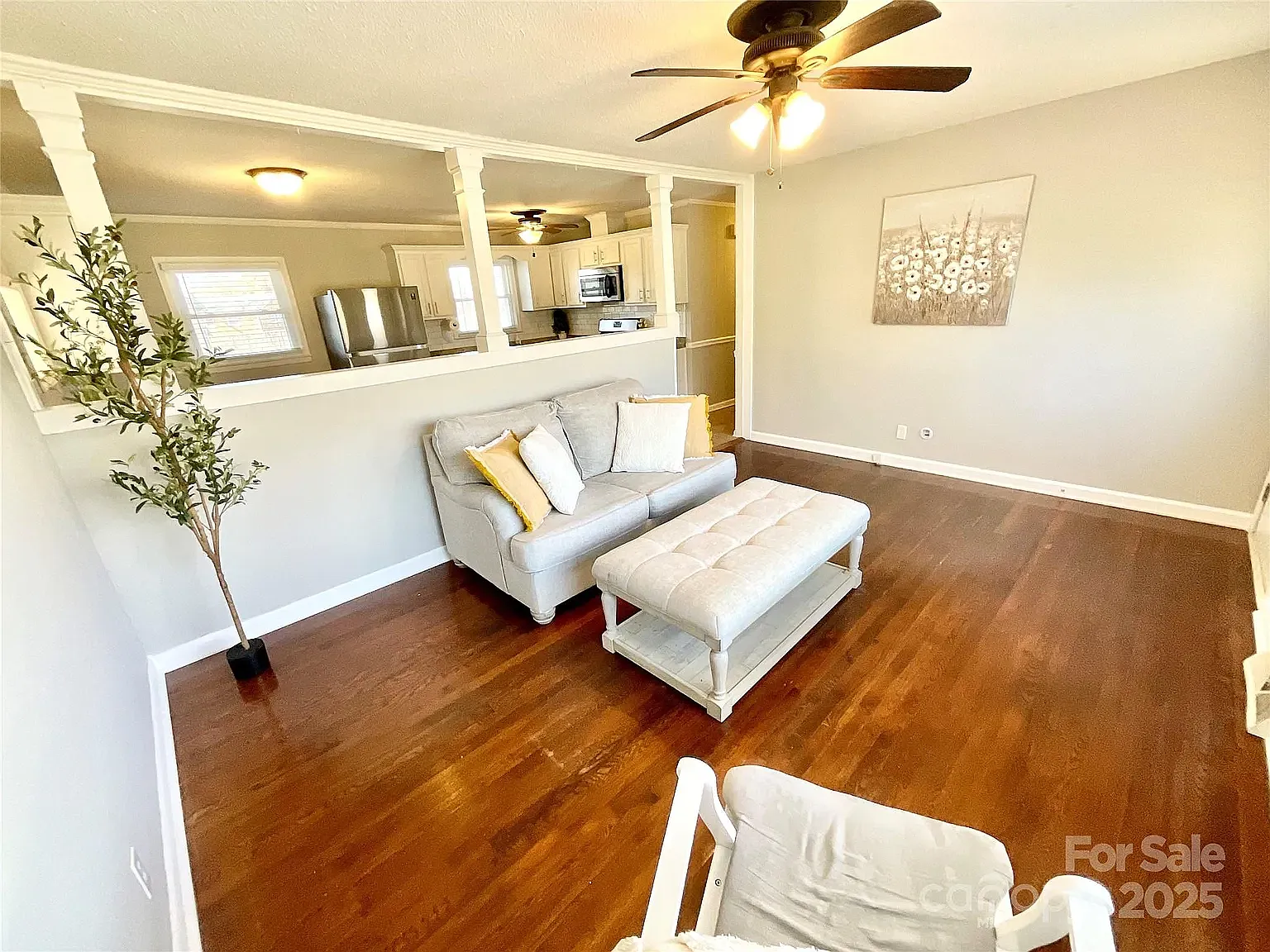 3 bed, 1.5 bath, 1050 sqft, $1,800 — Photo 3