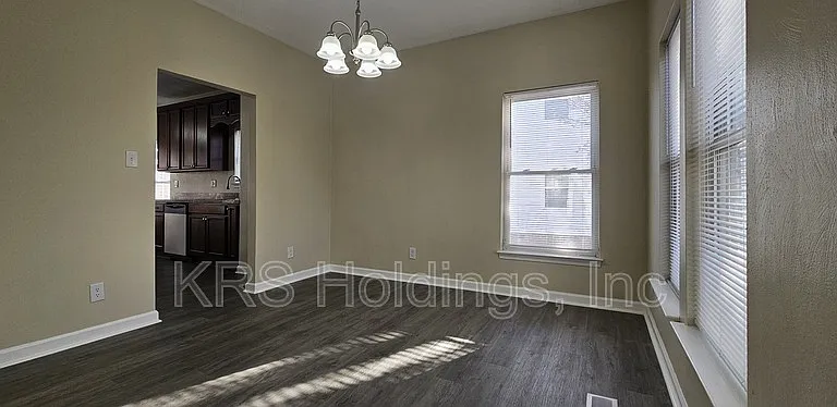 820 Maltby Cres — Photo 8