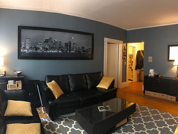 3rd image of 188 Marlborough St APT 8