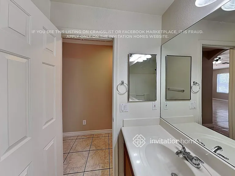 1530 W Saint Anne Ave — Photo 19