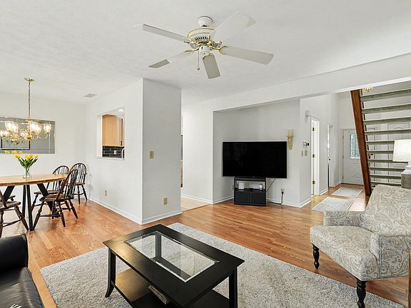 5th image of 7085 Sweetwater Dr