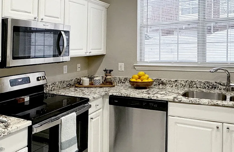 SaddleBrook Apartments — Photo 16