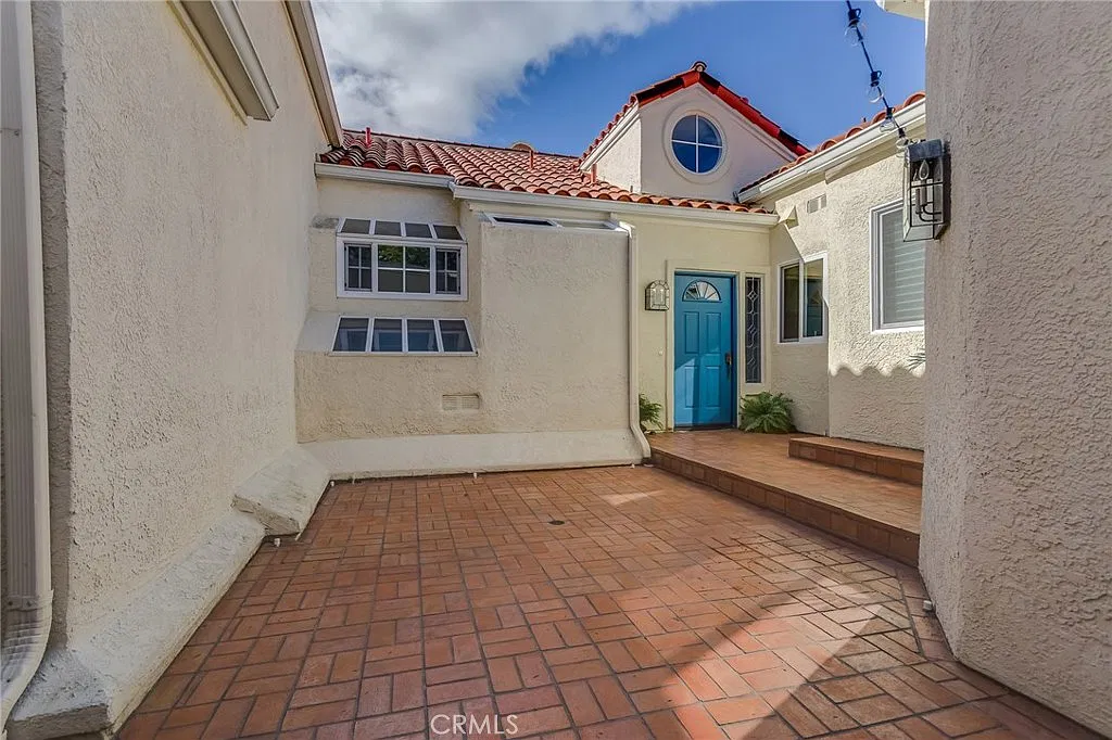 2 bed, 4.0 bath, 2337 sqft, $8,000 — Photo 3