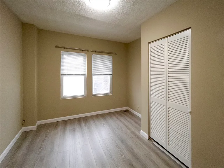 25 Oakland Ave #2R — Photo 11