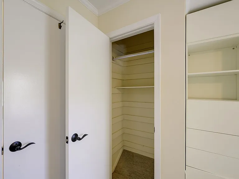 7518 Westlake Ter — Photo 35