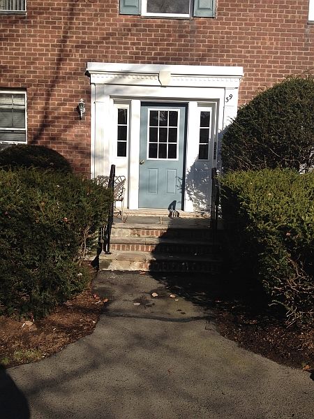 1st image of 935 Broad St #39C
